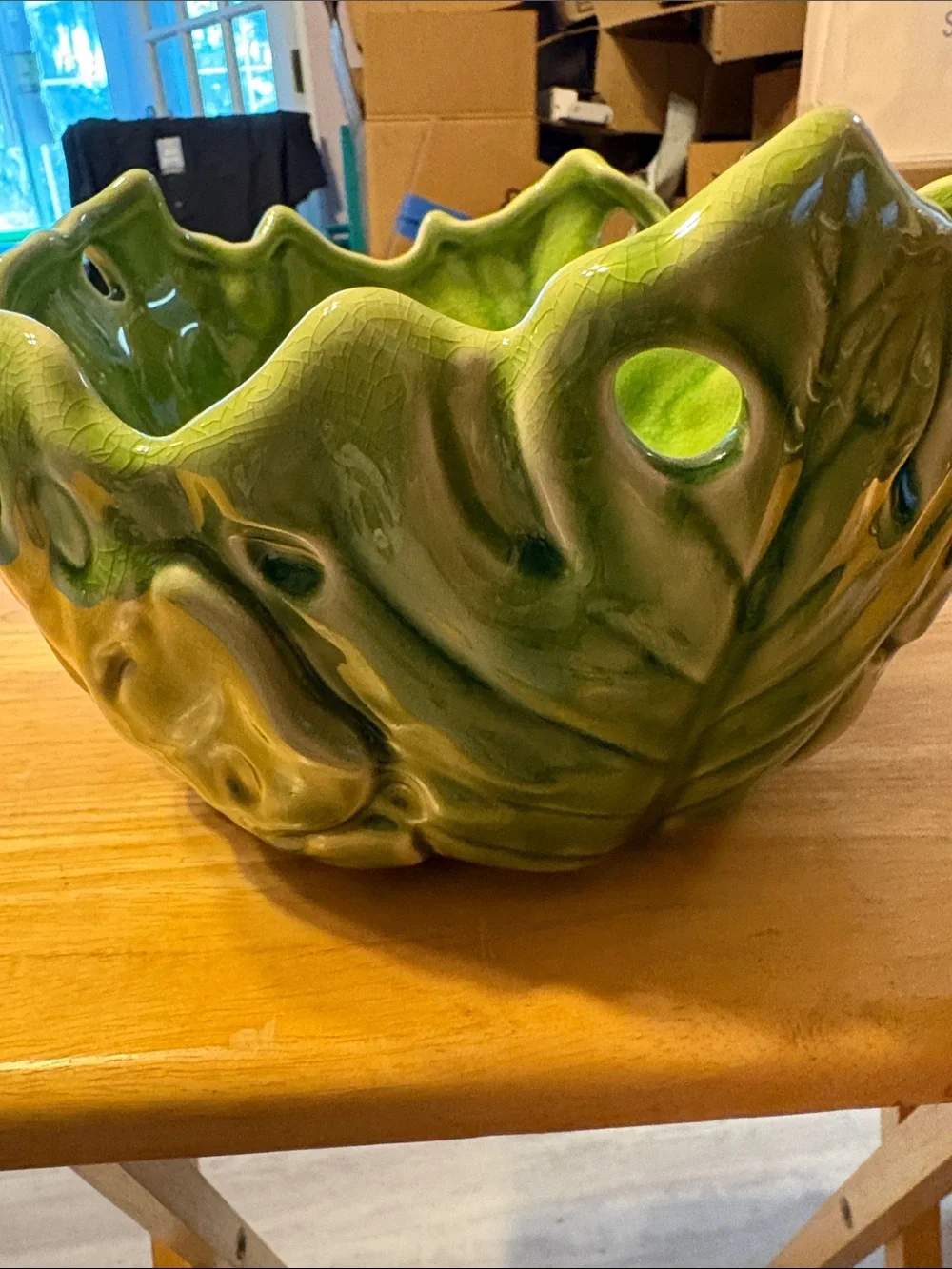 Kohl's Glossy Green Leaf-Shaped Ceramic Bowl